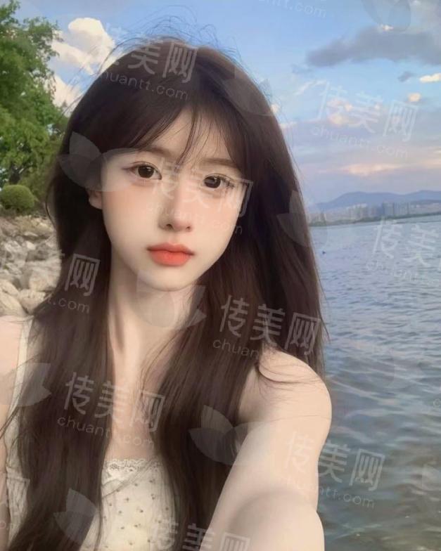 长沙隆鼻医生排名大公开!爱思特专家上榜,实力见证美丽!