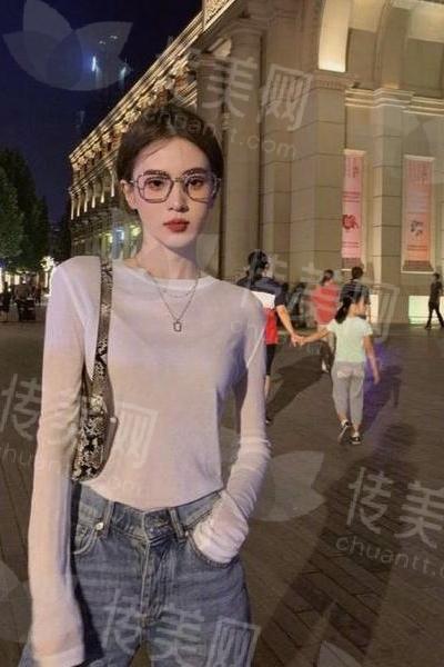 膨体垫下巴手术