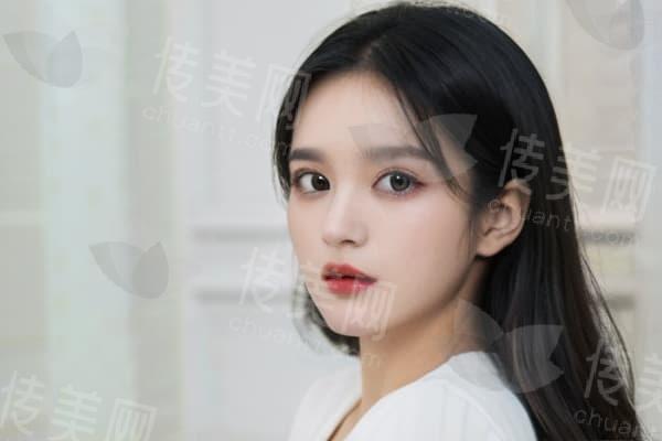 大连爱德丽格整形冯守运医生假体隆胸背景与技术：
