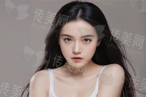 郑州悦容整形医院鼻中隔软骨隆鼻：技术优势与潜在风险