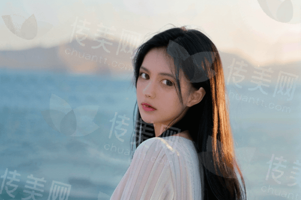内江达芬奇芬妮邓红英双眼皮技术风格：拒绝“流水线”