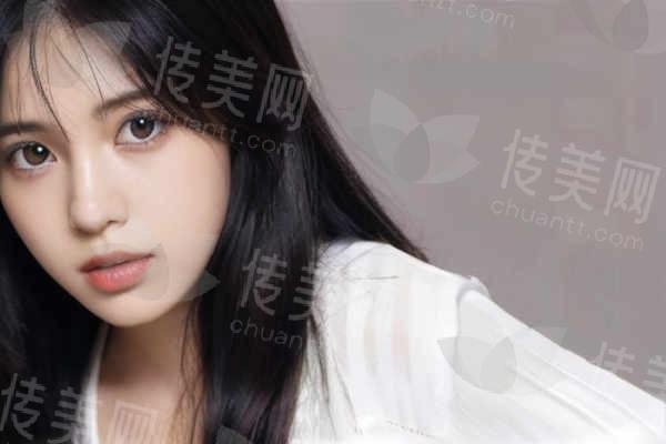 南通美胸排名新动态:十位顶尖隆胸医师大公开,质量真的很好?