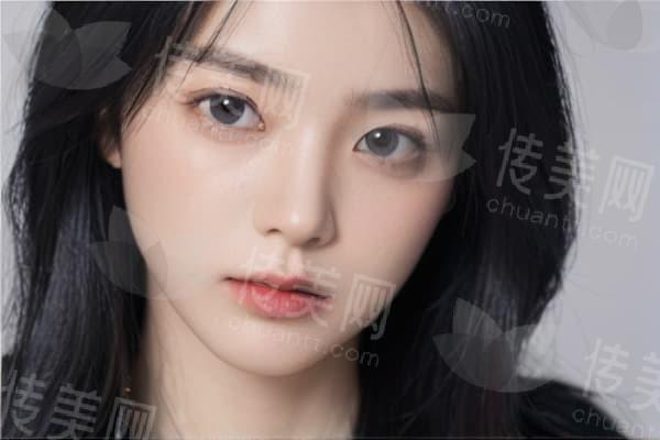 郑州杨丽美颜医疗美容杨丽做眼修复技术介绍-高难度眼修复价格18800元起-附全切双眼皮+开眼角案例
